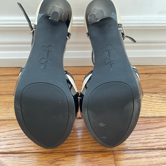 Black and White Jessica Simpson Heels - Picture 3 of 4